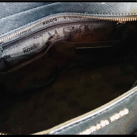 Micheal Kors - QUINN Purse - Picture 3 of 4